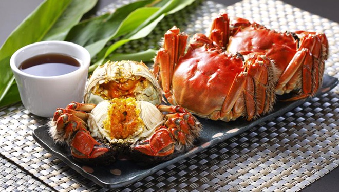 吃螃蟹的3个正确姿势 搭配3种食物最佳