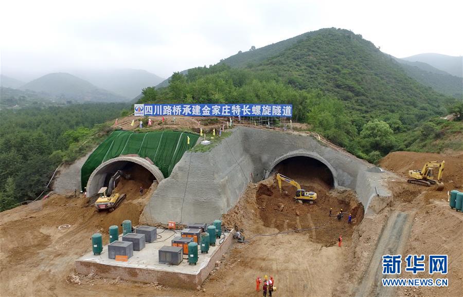 2022年冬奥会保障工程延崇高速加紧建设