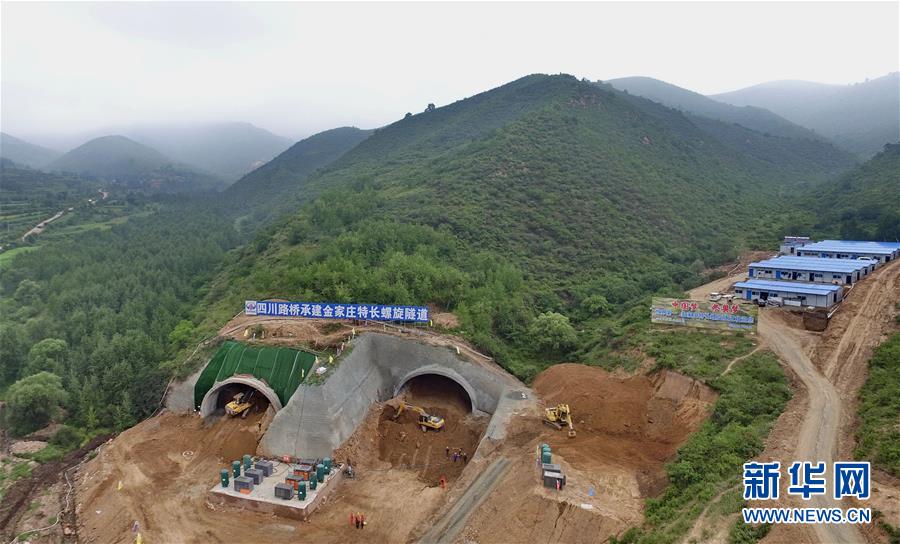 2022年冬奥会保障工程延崇高速加紧建设