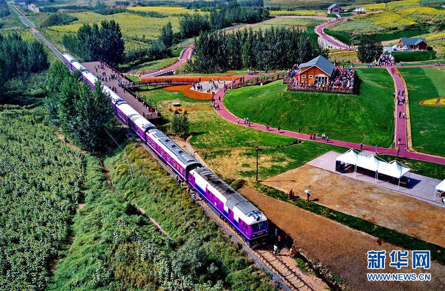 秦皇岛山海旅游观光火车进行项目观摩测试