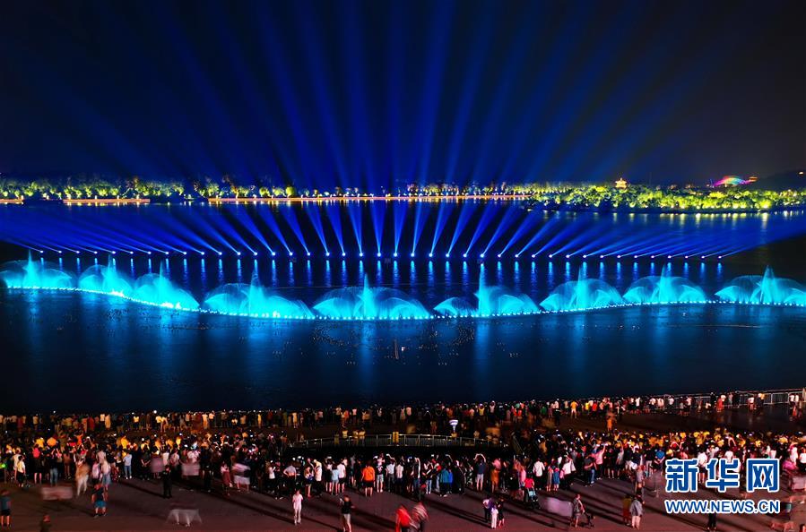 （社會）（4）河北唐山：南湖燈光水舞秀啟幕