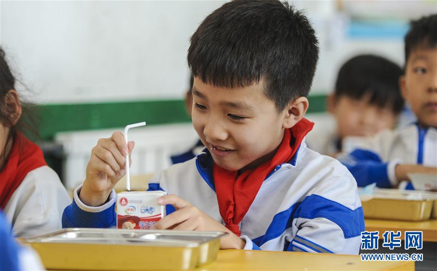 （教育）（5）河北霸州：6万农村小学生吃上“暖心课间餐”
