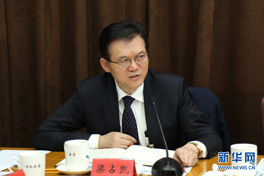 河北省人大代表分团审议政府工作报告