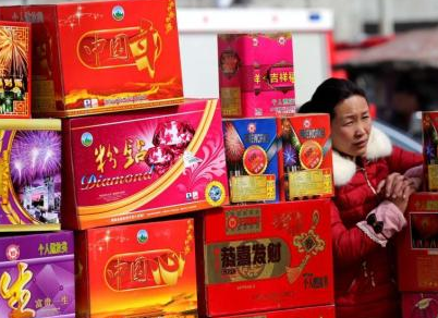 不闻鞭炮声 中国民众移风易俗环保过大年