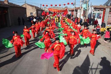 河北万全：新春联欢闹古城