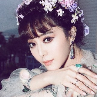 范冰冰戛纳第二套战袍薄纱透视裙 头戴花环扮