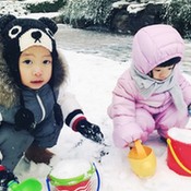 堆雪人打雪仗 李小璐姚晨张亮董璇晒雪照