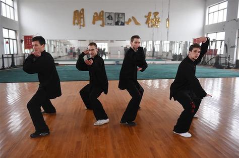 &ldquo;老外&rdquo;扎堆八极拳故乡学艺忙