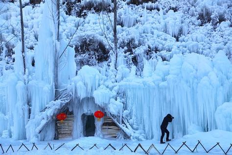 隆化：温泉冰雪“联姻”打造旅游新名片