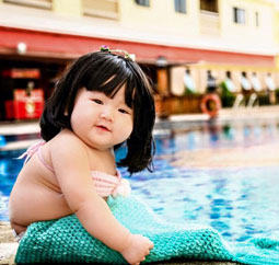 胖宝化身小&ldquo;美人鱼&rdquo;笑红网络