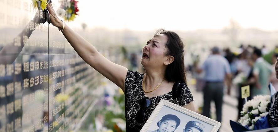 唐山大地震罹难者纪念墙：悲伤和力量之源
