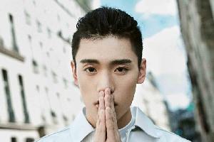 王子异曝最新街拍 复古街头随意切换