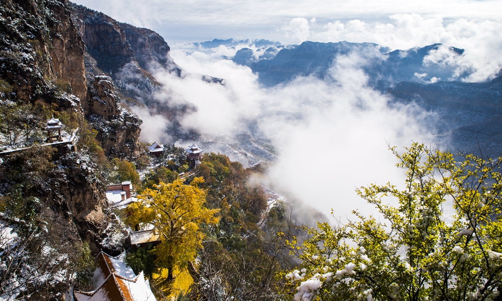 平山人口_平山湖大峡谷图片