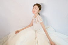 《延禧攻略》主演再同框 秦嵐一身輕靈之氣