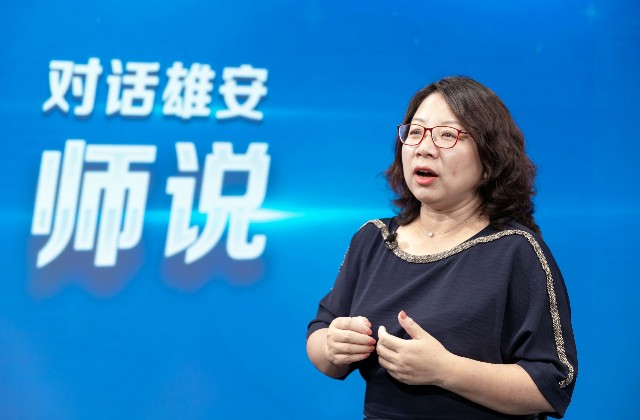 学生变得大方活泼，学校也因此生机勃勃。