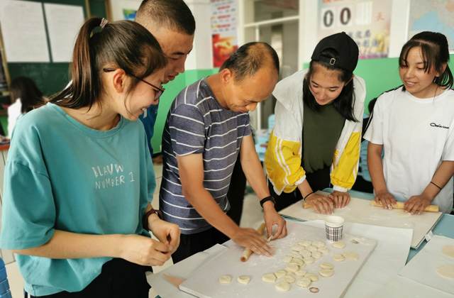 教学设施变好，学生学有所成，我也得到了提升