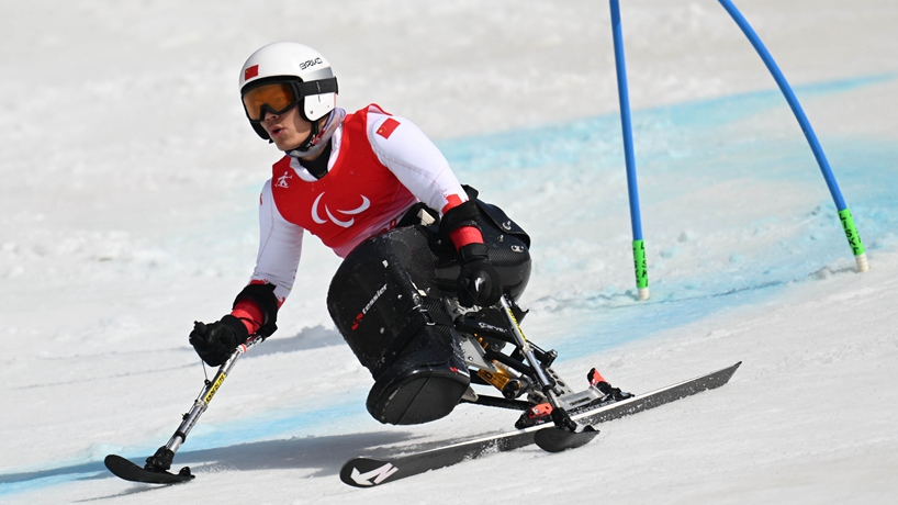 残奥高山滑雪男子大回转：中国队最小选手创造最大惊喜