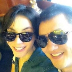 李亚鹏暗示被迫离婚 取消王菲微博关注