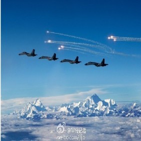 空军歼11机群武装警巡喜马拉雅山