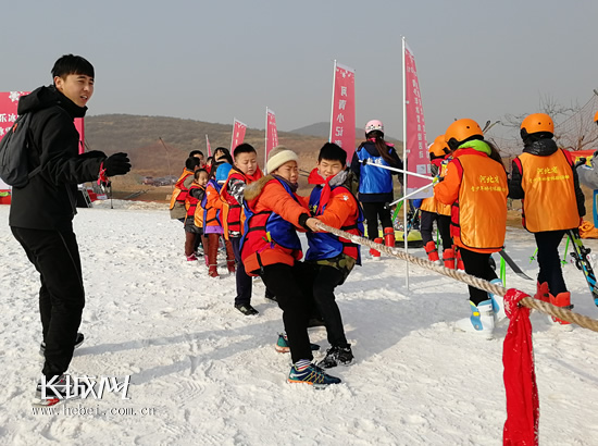 健康河北·欢乐冰雪2017-2018青少年冰雪体