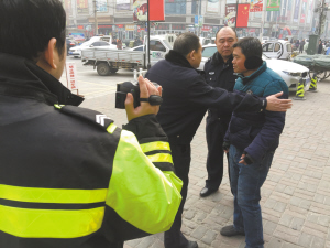 石家庄交管部门持续打击停车场非法乱收费