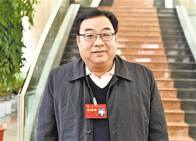 1月28日,记者在驻地见到省政协委员,民建邢台市委主委刘勇时,他正