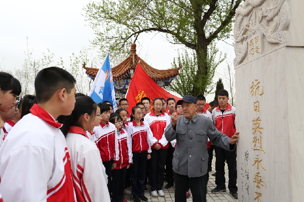 【中国网事·感动河北】为人师表,她忍痛为学