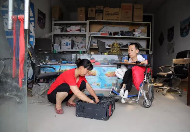 ? 回国创业开什么店好点儿？2025年最新趋势与实战建议