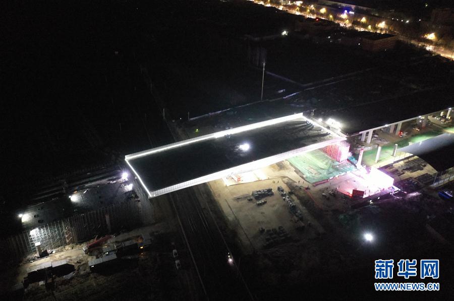 （經濟）（2）河北邢臺：跨京廣鐵路轉體橋成功實現空中轉體
