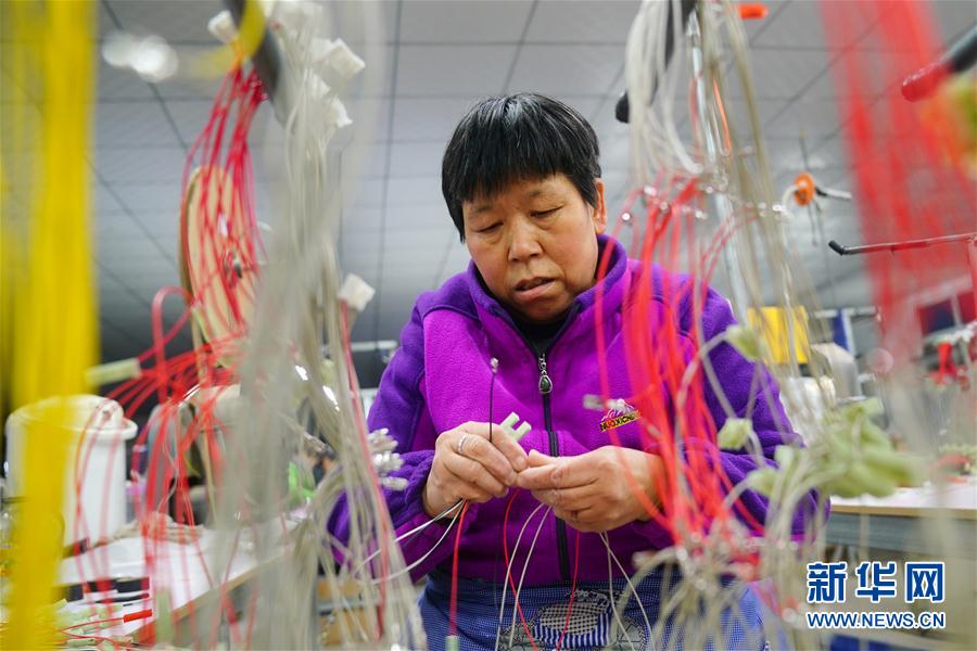 （社会）（2）河北南宫：“扶贫微工厂”助力脱贫攻坚