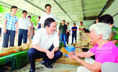 秦皇岛市委书记田向利就城市街景整治和农村面貌改造提升工作到北戴河