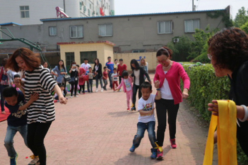 大城县第四小学幼儿园开展趣味运动会