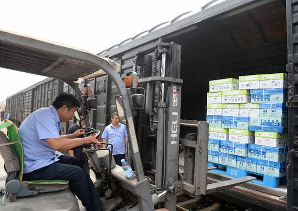 京津冀铁路快运专列开通