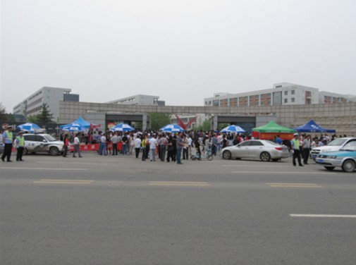 点击图片查看详情 张家口市区有多少人口_图为航拍张家口市宣化区里口泉村全貌. 摄-河北贫困(2)